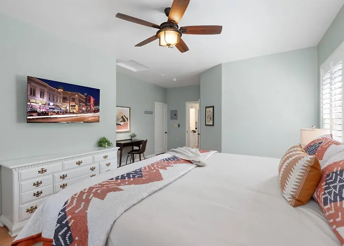 Pines Near Whiskey Row | King Bdrms | Fenced Yard Prescott