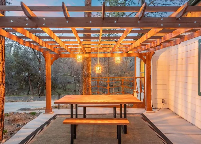 Pines Near Whiskey Row | King Bdrms | Fenced Yard Prescott