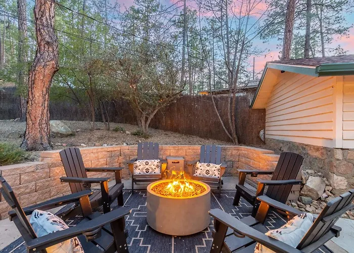 Pines Near Whiskey Row | King Bdrms | Fenced Yard Prescott