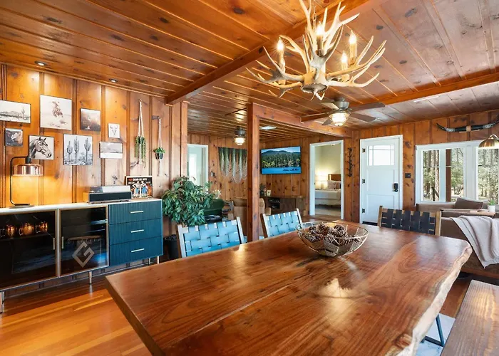 Pines Near Whiskey Row | King Bdrms | Fenced Yard Prescott