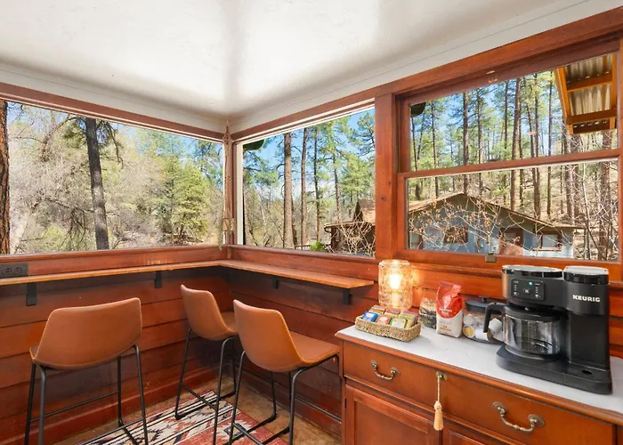 Holiday home Pines Near Whiskey Row | King Bdrms | Fenced Yard